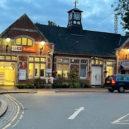 Modern Flat With Garden- 10Min Uber To Harry Potter Studios Watford  Exteriör bild