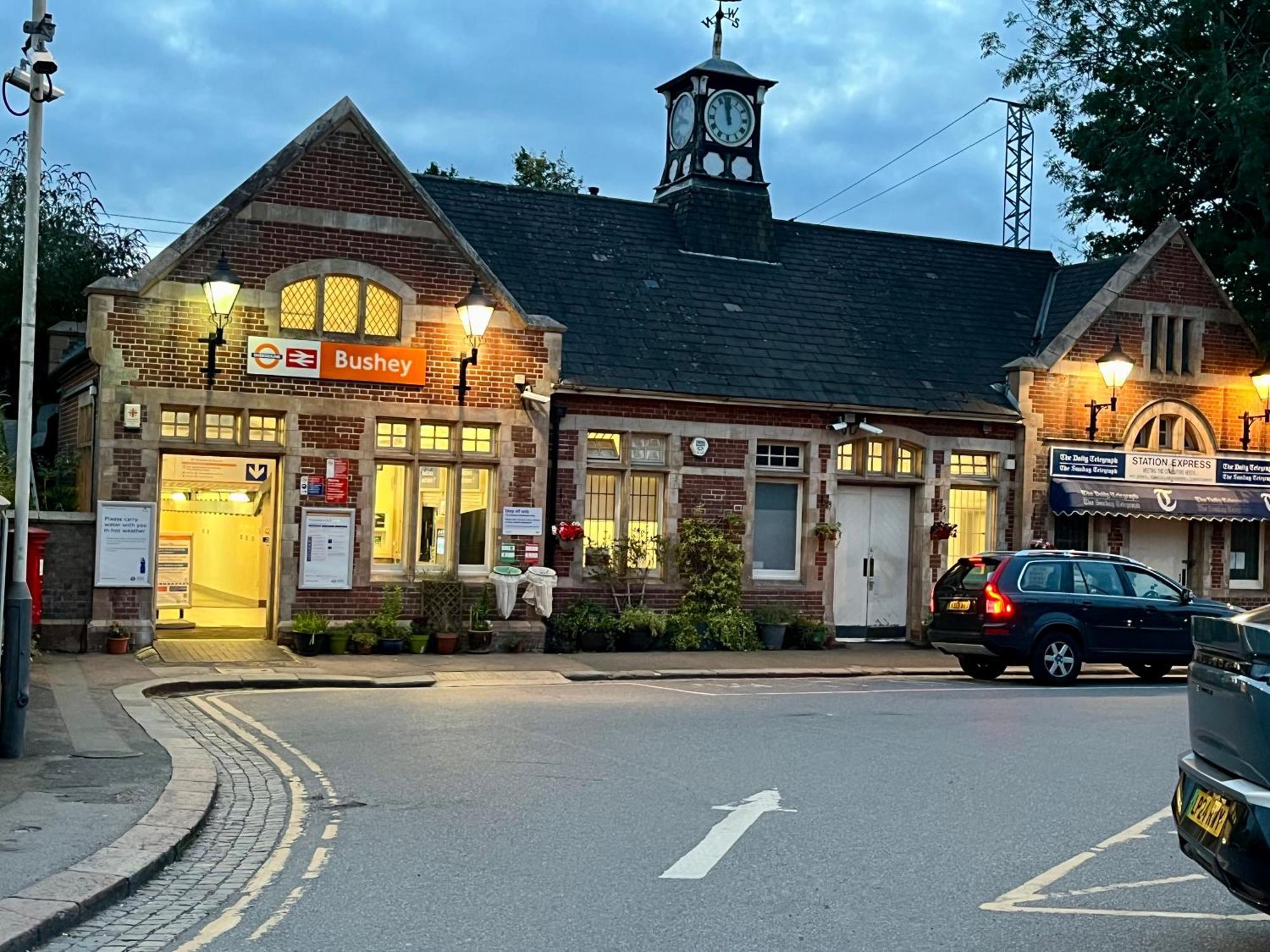 Modern Flat With Garden- 10Min Uber To Harry Potter Studios Watford  Exteriör bild